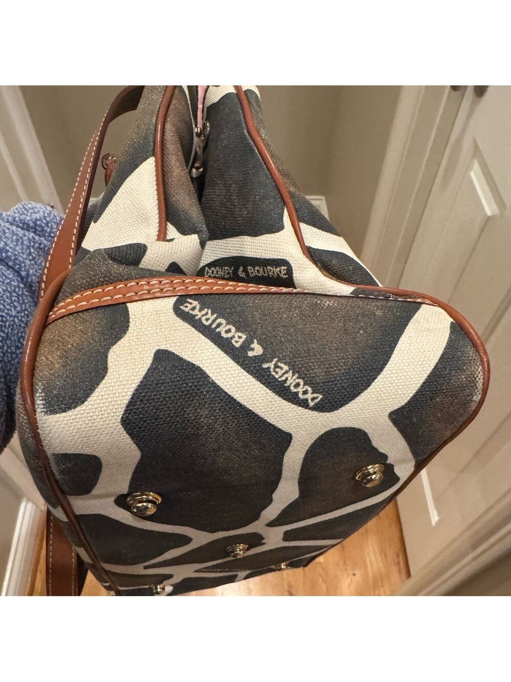 Dooney & Bourke - Giraffe Coated Canvas Tote, Very Nice Condition Shoulder Strap - Picture 7 of 12
